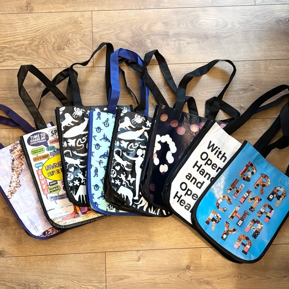 Lot of 8 lululemon athletica reusable bags — lots of rare ones!